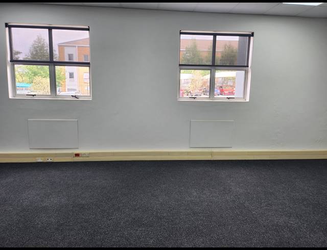159M² OFFICE TO LET IN HALFWAY GARDENS
